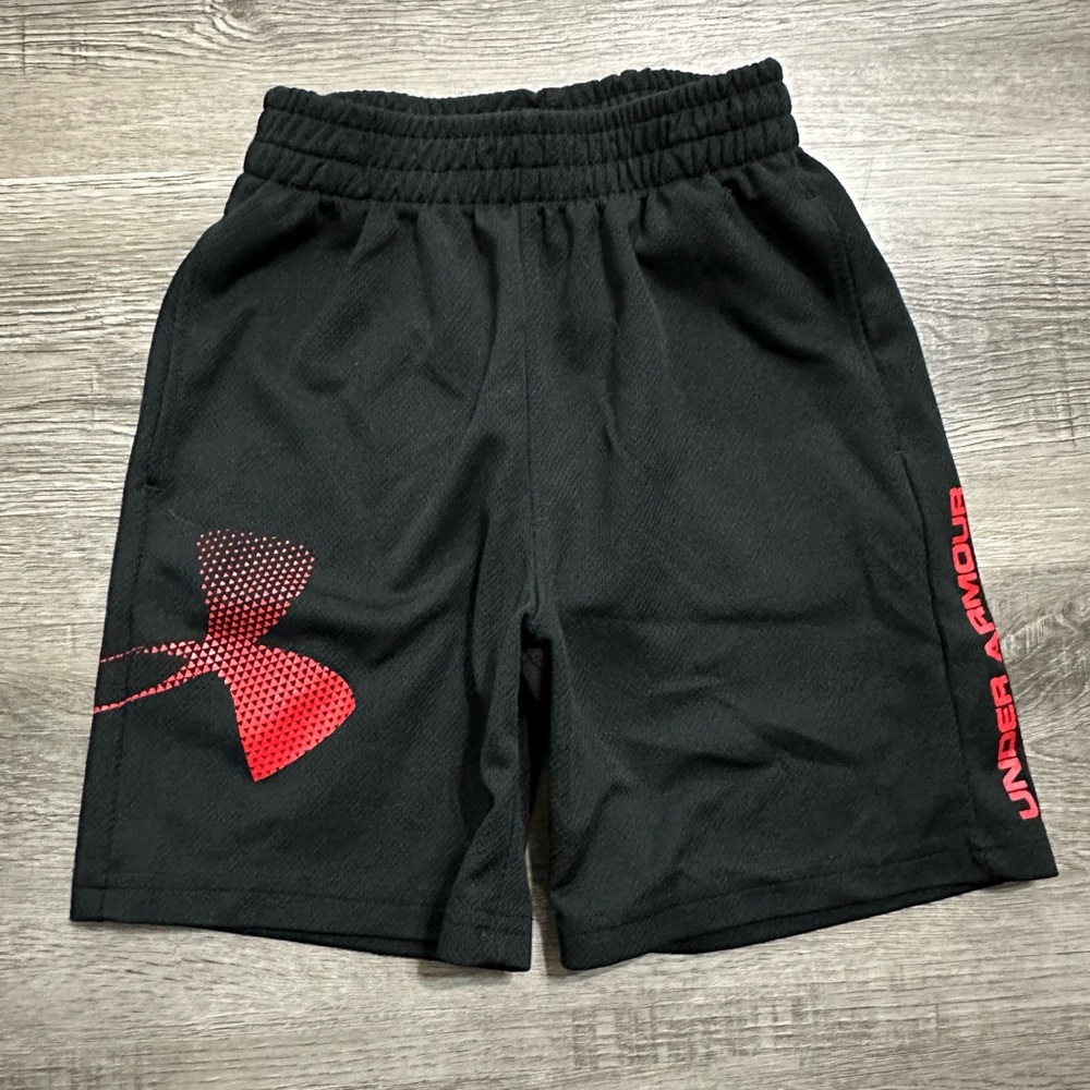 Under Armour Boys Shorts Size 4